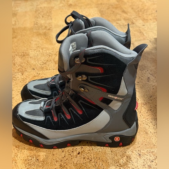 Swiss Gear Hiking Boots Men’s Size  8 Athletic Boots Thinsulate Insulation - Picture 2 of 16